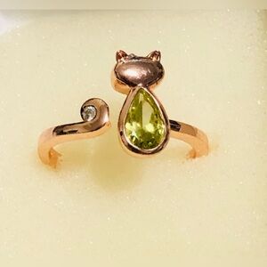 Rosegold tone Peridot Cat Ring( size 8)